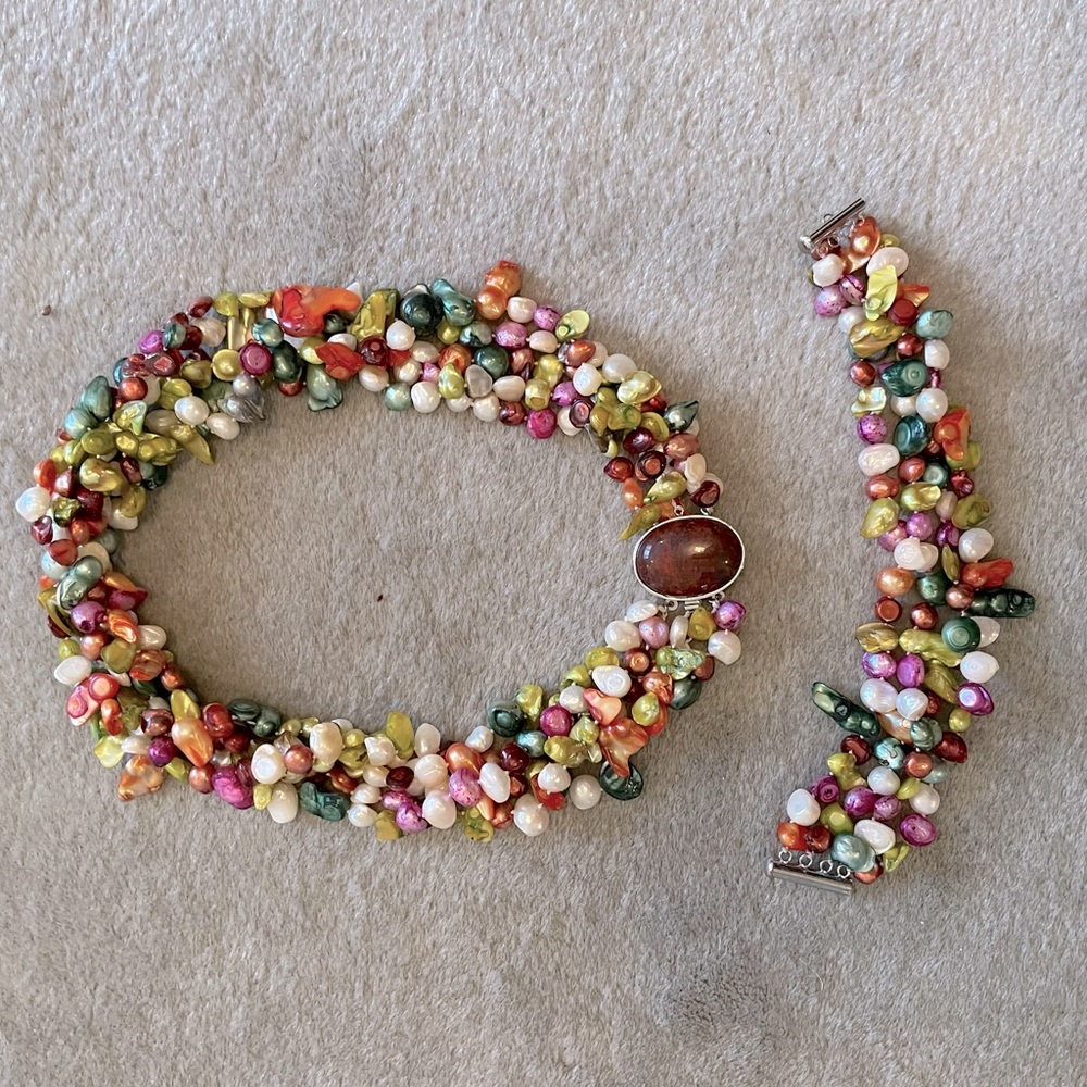 Pearl multi strand necklace and bracelet